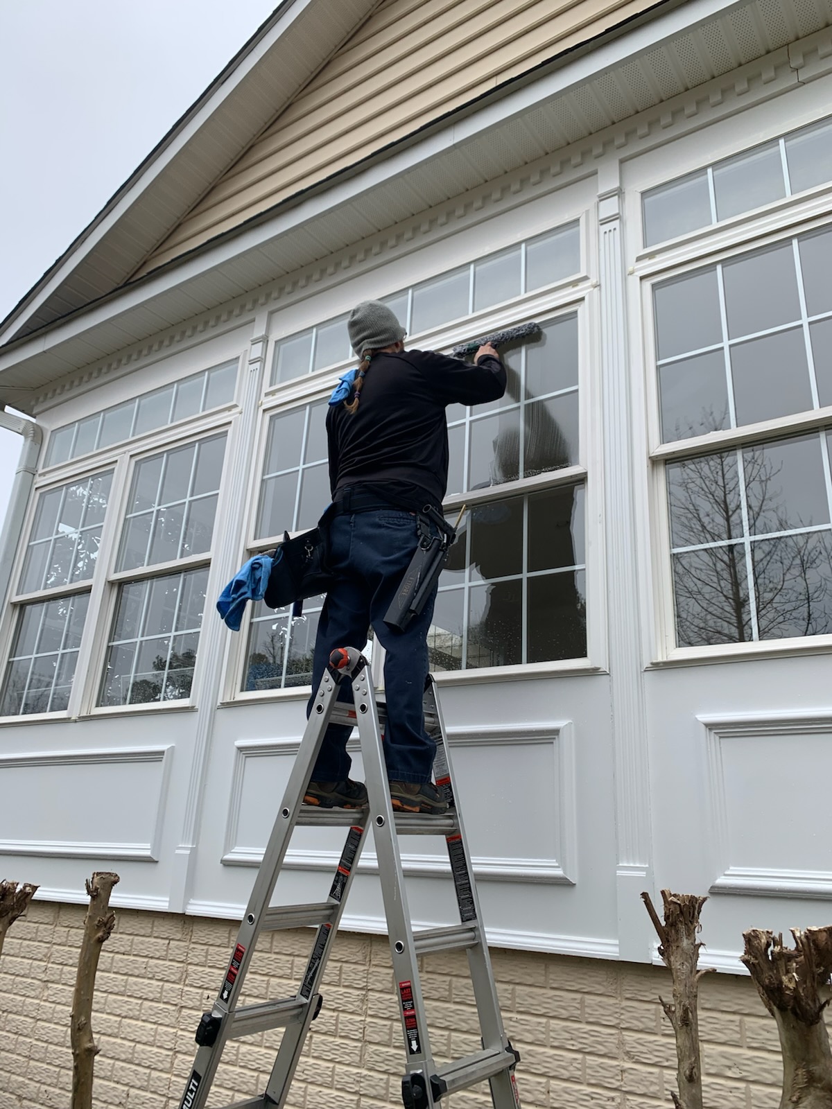 Exterior window cleaning services